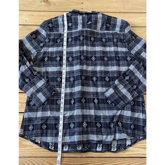 NWT A New Approach Button Up Shirt Large Women’s Black Patterned Long Sleeve $44 - Picture 7 of 9